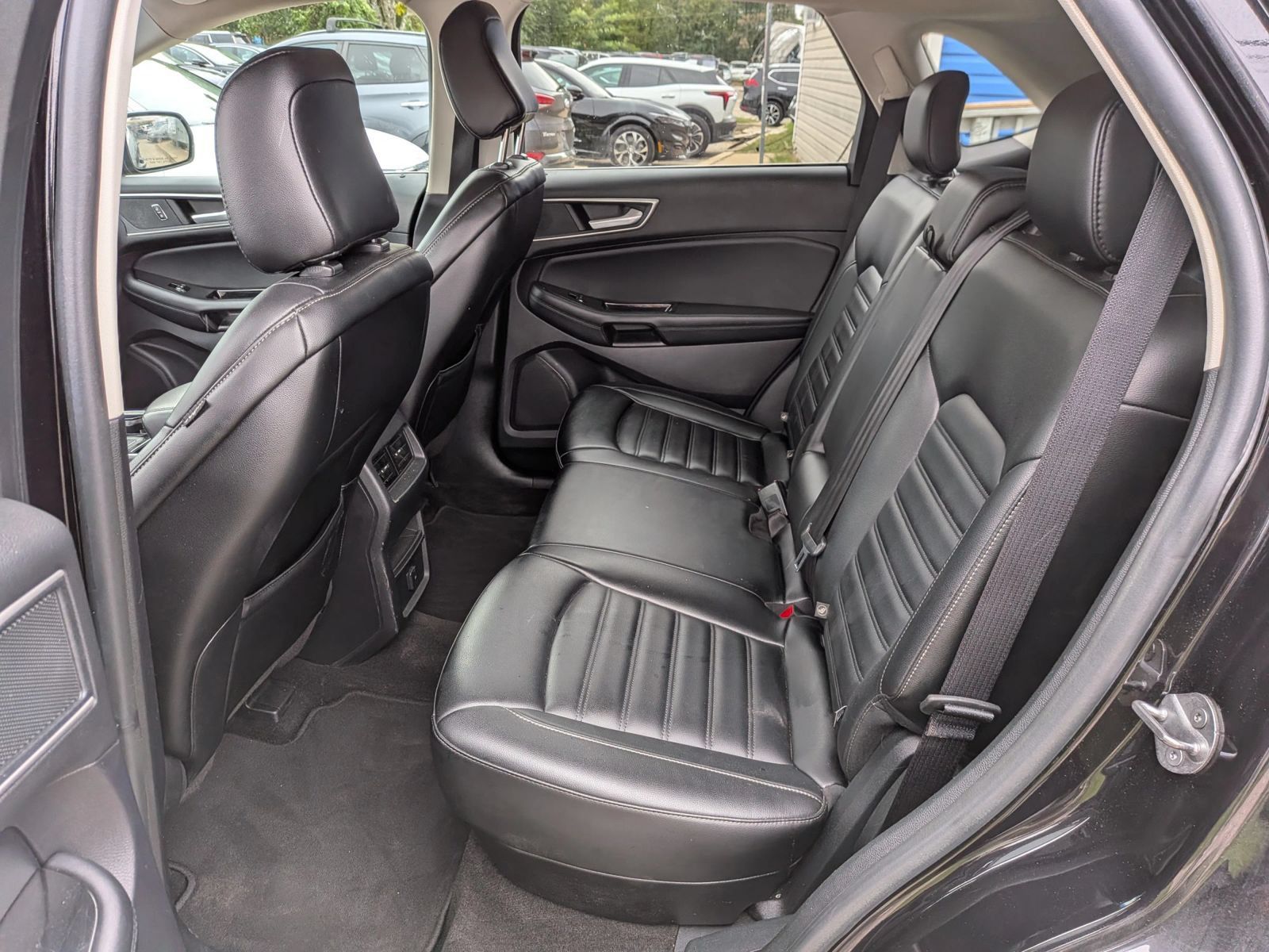Used 2020 Ford Edge SEL AWD/4WD image 29