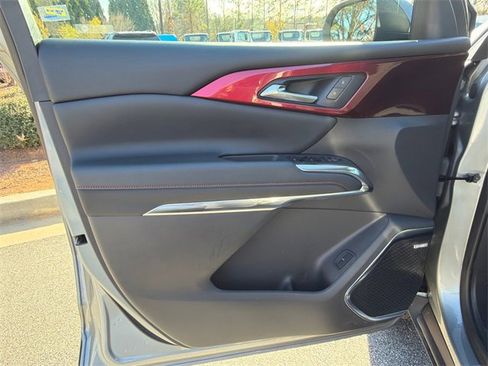 Certified 2024 Chevrolet Traverse Z71 w/ Enhanced Driving Package image 10