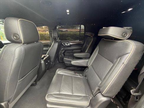 Used 2022 Chevrolet Suburban Premier AWD/4WD image 15