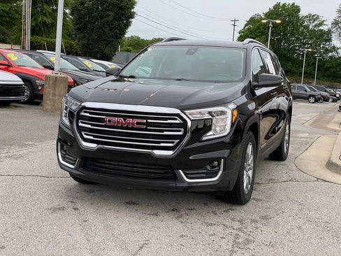 Used 2024 GMC Terrain SLT FWD image 3