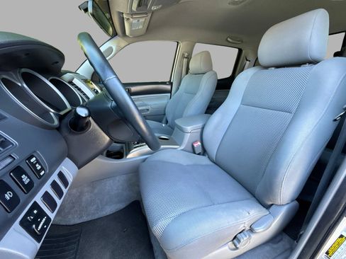 Used 2005 Toyota Tacoma PreRunner RWD image 26