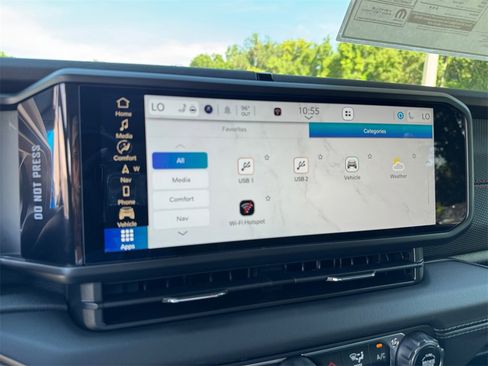 New 2025 Jeep Wrangler Unlimited Rubicon w/ Technology Group image 34