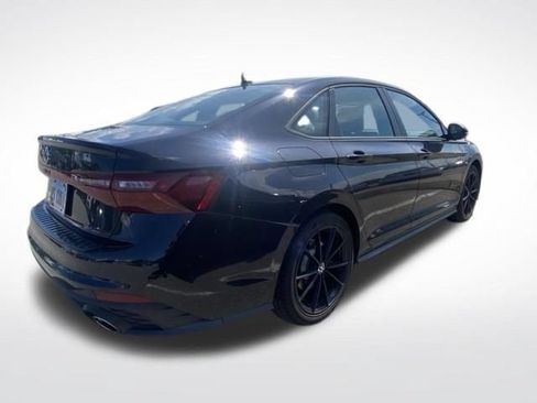 Used 2025 Volkswagen Jetta GLI Autobahn FWD image 6