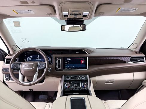 Used 2023 GMC Yukon XL Denali AWD/4WD image 32