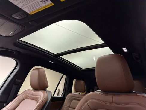 Used 2023 Lincoln Aviator Reserve w/ Elements Package Plus image 9