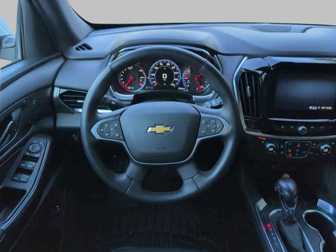 Used 2022 Chevrolet Traverse Premier image 17