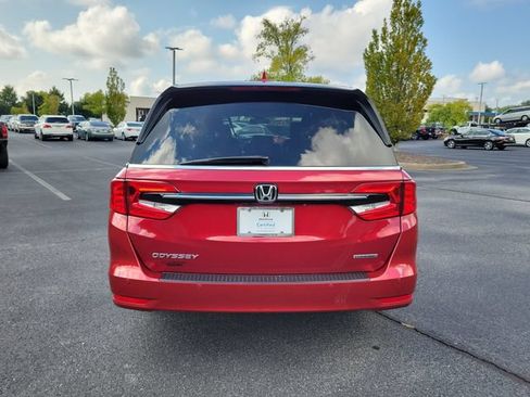 Certified 2024 Honda Odyssey Touring image 5