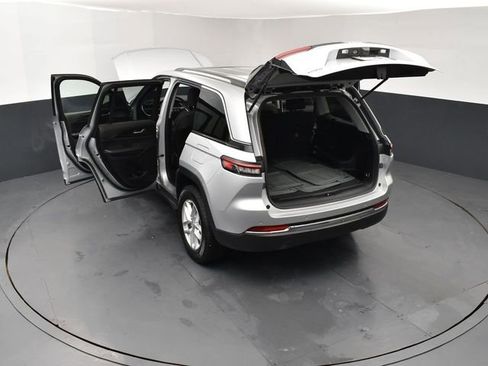 Used 2024 Jeep Grand Cherokee Laredo X w/ Trailer Tow Package image 28