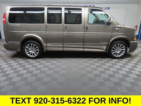 Used 2021 GMC Savana 2500 RWD image 2