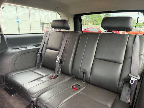 Used 2014 Cadillac Escalade ESV Luxury AWD/4WD image 20
