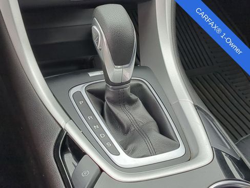 Used 2015 Ford Fusion SE image 32