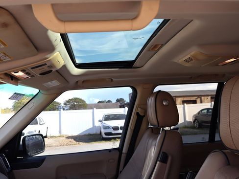 Used 2011 Land Rover Range Rover HSE LUX image 20