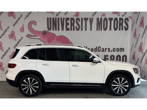 Used 2022 Mercedes-Benz GLB 250 w/ Premium Package Lite image 9