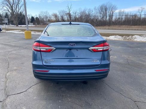 Used 2019 Ford Fusion SE image 5
