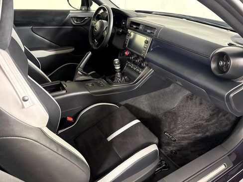Used 2025 Subaru BRZ Limited w/ Popular Package 1 RWD image 15