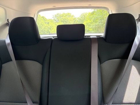 Used 2025 Kia Soul LX w/ LX Technology Package FWD image 36