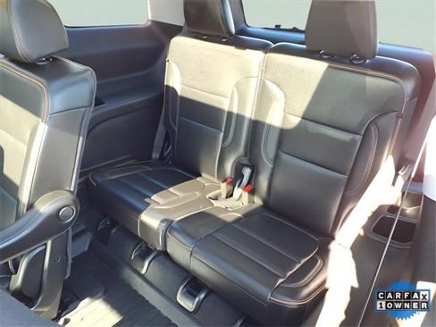 Used 2023 GMC Acadia AT4 w/ Technology Package image 15