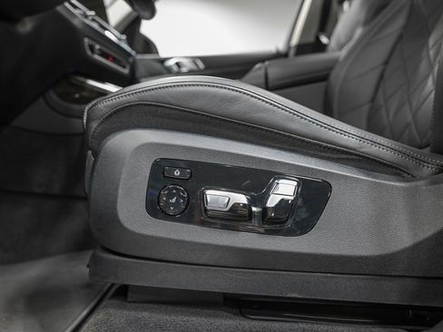 Used 2024 BMW X7 xDrive40i image 14