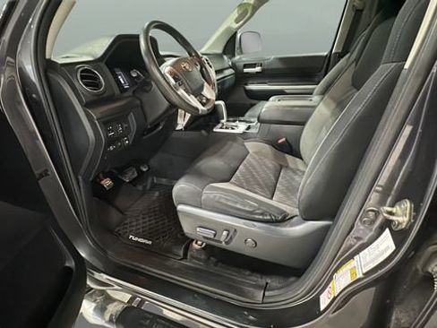 Used 2018 Toyota Tundra SR5 AWD/4WD image 8
