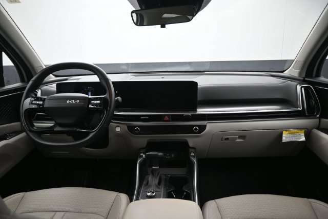 Used 2026 Kia Sorento S FWD image 2