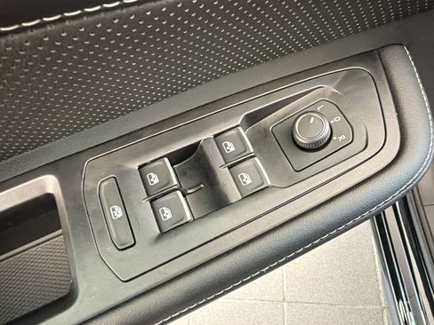 New 2026 Volkswagen Atlas Cross Sport SE AWD/4WD image 13