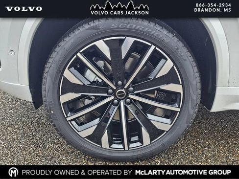 New 2026 Volvo XC90 B6 Plus w/ Protection Package Premier AWD/4WD image 24