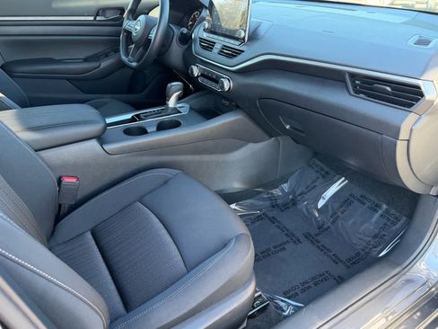 Certified 2025 Nissan Altima 2.5 S image 13