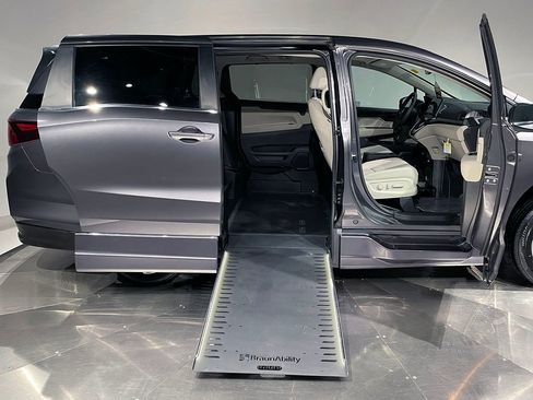 Used 2026 Honda Odyssey EX-L image 2