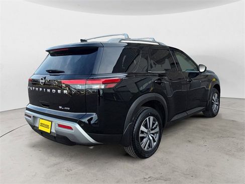 Used 2024 Nissan Pathfinder SL image 5