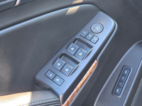 Used 2016 Chevrolet Suburban LTZ image 27