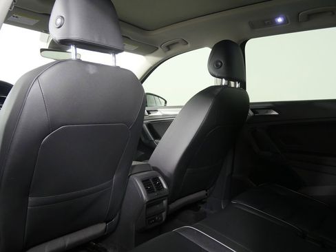 Used 2019 Volkswagen Tiguan SEL Premium image 19