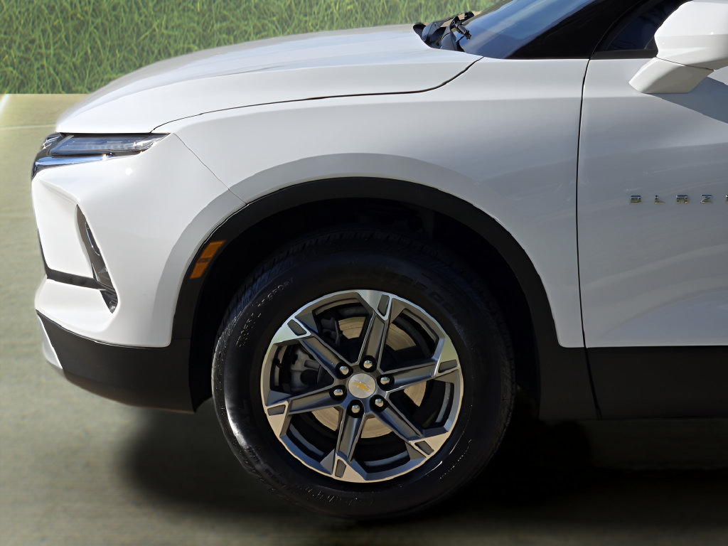 Used 2024 Chevrolet Blazer LT w/ Convenience Package FWD image 10
