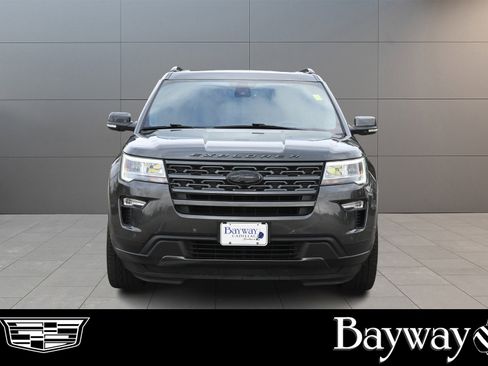 Used 2019 Ford Explorer XLT w/ Equipment Group 202A image 2