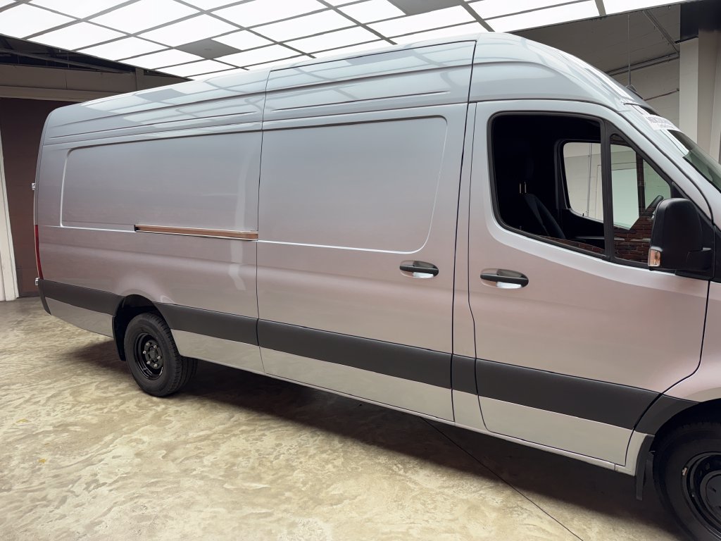Used 2025 Mercedes-Benz Sprinter 3500 image 7