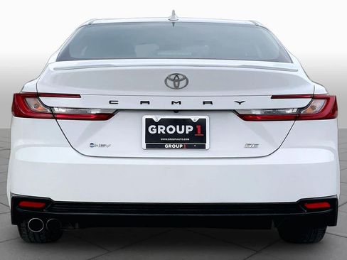 Used 2025 Toyota Camry SE FWD image 5