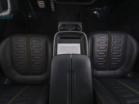 Used 2024 Rivian R1S Adventure image 28