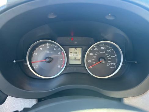 Used 2015 Subaru Forester 2.5i AWD/4WD image 12