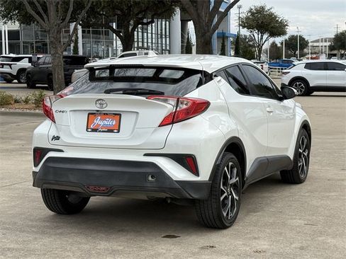 Used 2018 Toyota C-HR XLE image 4
