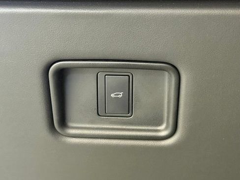 Used 2023 Land Rover Range Rover Long Wheelbase SE AWD/4WD image 42