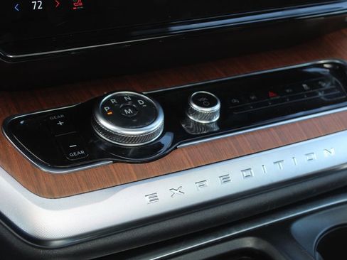 Used 2025 Ford Expedition King Ranch image 29