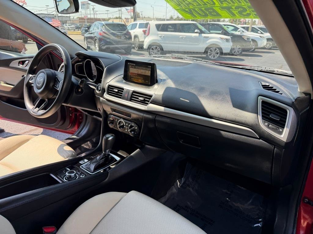 Used 2018 MAZDA MAZDA3 Sport FWD image 22