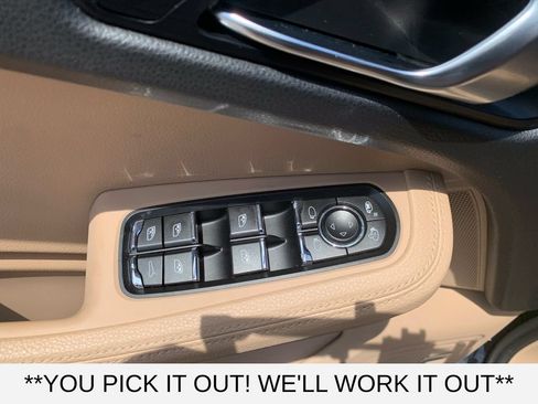 Used 2021 Porsche Macan AWD/4WD image 12