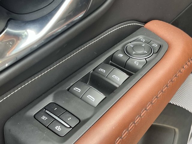 Used 2023 GMC Yukon Denali Ultimate AWD/4WD image 31