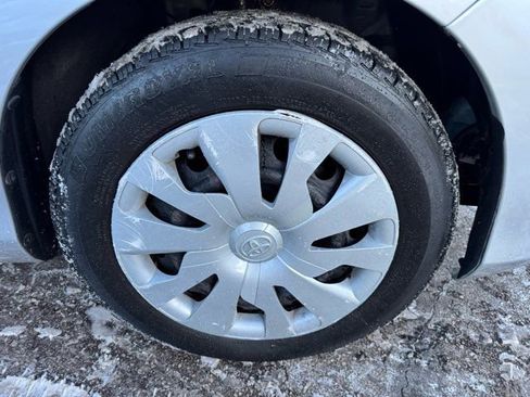 Used 2017 Toyota Yaris LE image 28