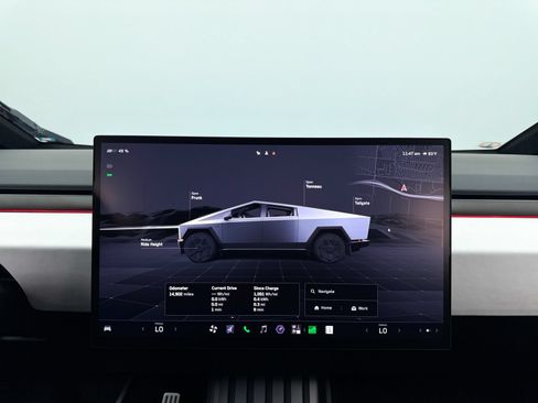 Used 2024 Tesla Cybertruck AWD Crew Cab image 22