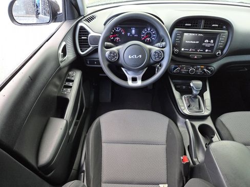Used 2022 Kia Soul LX image 22