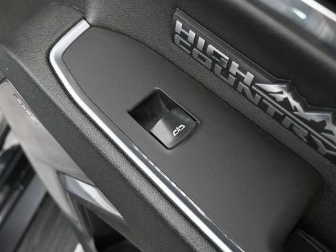 Used 2023 Chevrolet Silverado 1500 High Country w/ High Country Premium Package AWD/4WD image 53