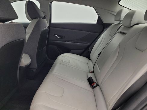 Used 2023 Hyundai Elantra Limited FWD image 18