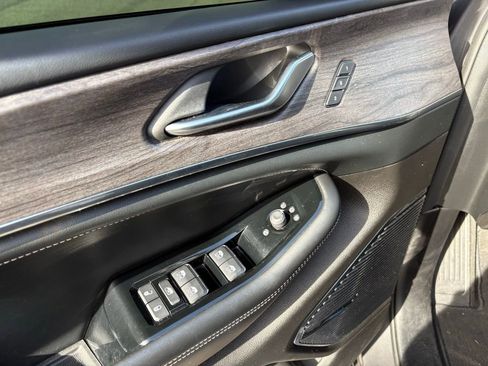 Used 2021 Jeep Grand Cherokee L Overland image 41