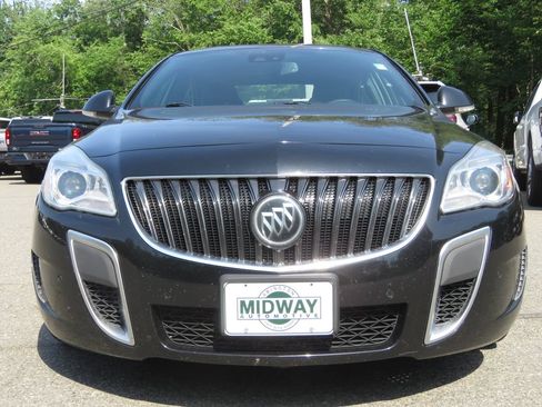 Used 2017 Buick Regal GS w/ Driver Confidence Package #2 AWD/4WD image 2